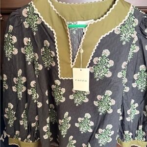 Entro Olive and Cream Floral Top